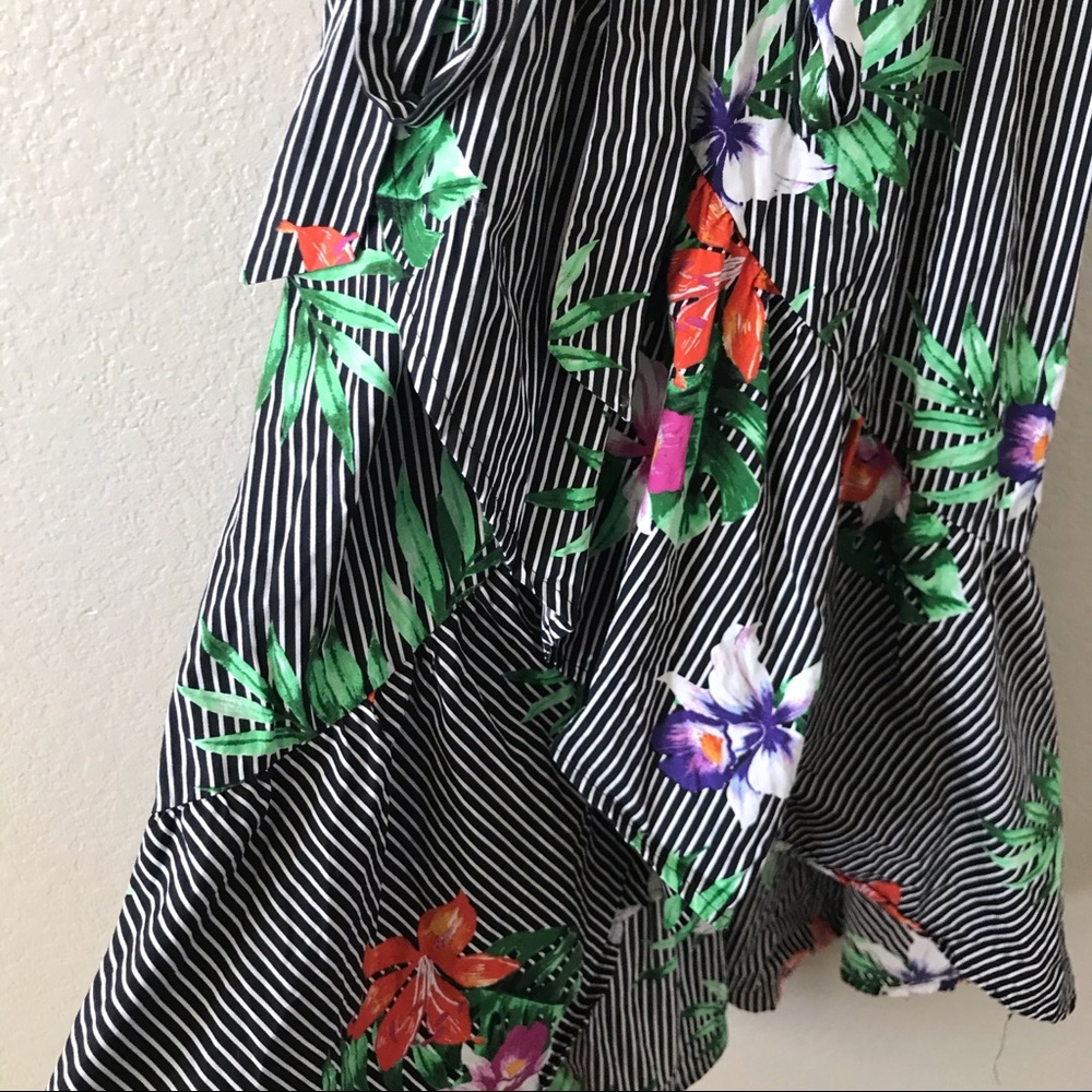 💫WHO WHAT WEAR Tropical Wrap Asymmetrical Dress M - Picture 4 of 9